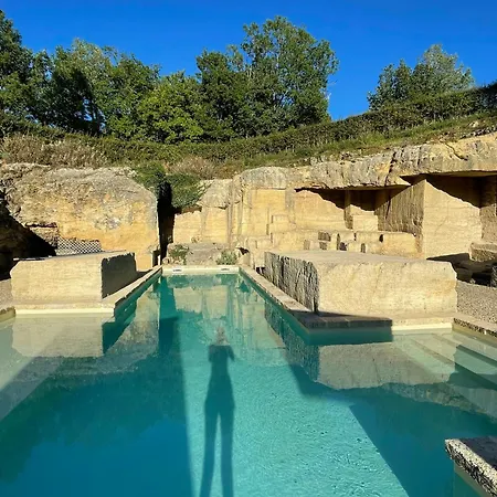 Peaceful Forest Retreat Near Saint Emilion