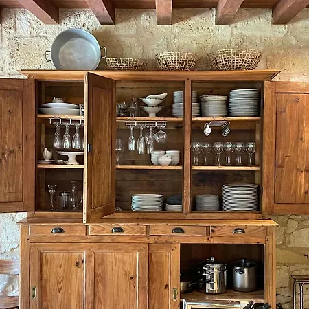 Peaceful Forest Retreat Near Saint Emilion