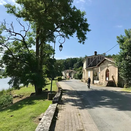 Peaceful Forest Retreat Near Saint Emilion Naujan-et-Postiac