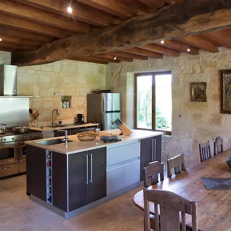別荘 Peaceful Forest Retreat Near Saint Emilion Naujan-et-Postiac