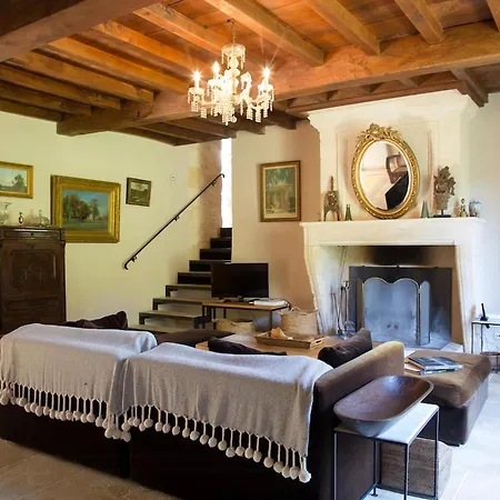 Peaceful Forest Retreat Near Saint Emilion 別荘