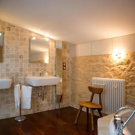 Peaceful Forest Retreat Near Saint Emilion 別荘