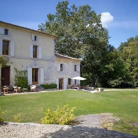 Peaceful Forest Retreat Near Saint Emilion