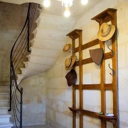 別荘 Peaceful Forest Retreat Near Saint Emilion *