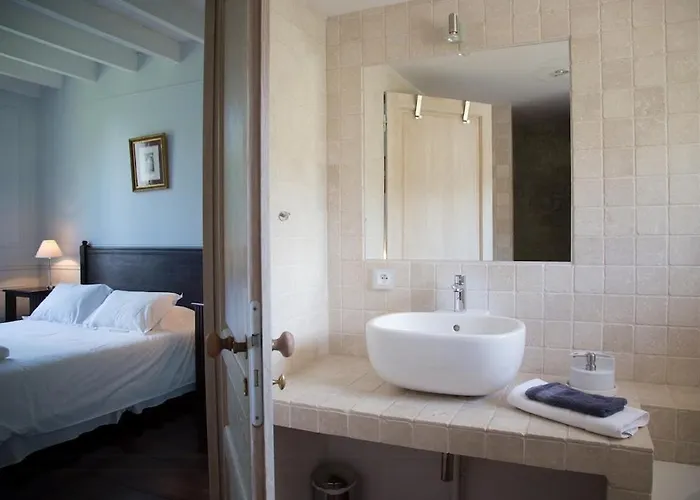 펜션 Peaceful Forest Retreat Near Saint Emilion Naujan-et-Postiac